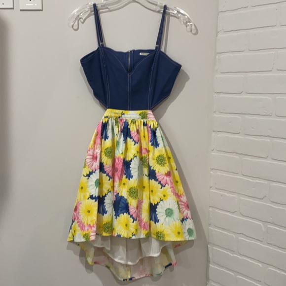 Mustard Seed Floral Dress w/Cutout sides - Picture 5 of 9